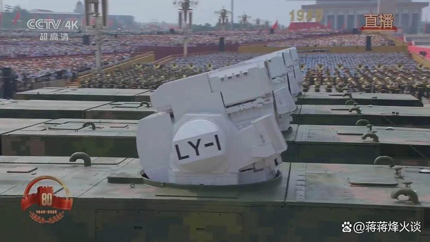 阅兵亮出四型舰载防空利器，远中近层如何织就海空铁幕？