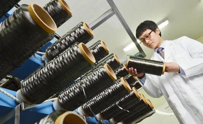韩国政府投10亿发展碳纤维技术，助力第二大钢铁企业升级