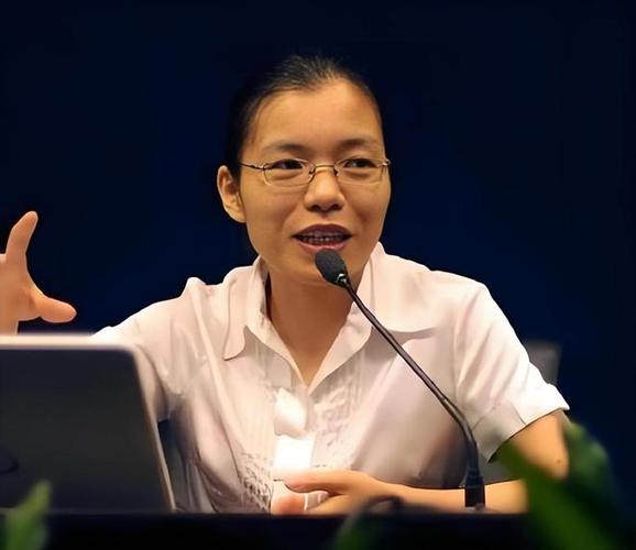 世纪佳缘私有化邀约_龚海燕退出管理层_世纪佳缘为什么退市