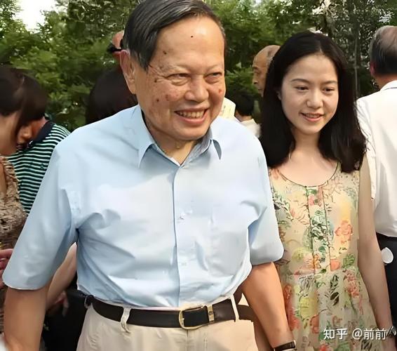 翁帆对杨振宁不耐烦了?82岁诺奖得主坦言:婚姻除了爱情,责任也很重要