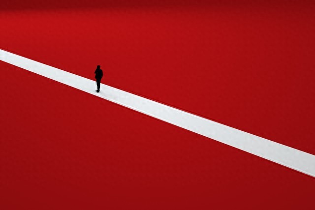 炒股冠军揭秘：开盘前竞价买卖技巧，避开涨停陷阱